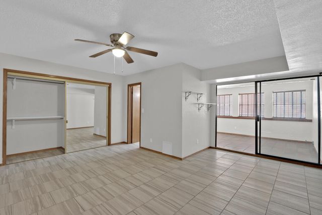 730 N Resler Drive B, El Paso, TX 79912