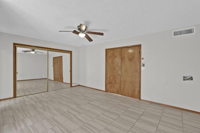 730 N Resler Drive B, El Paso, TX 79912