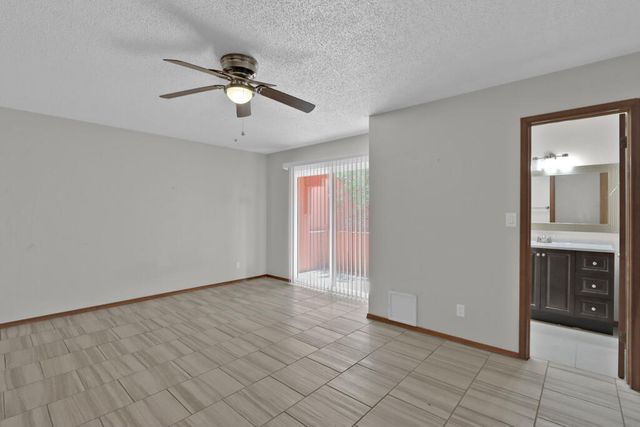 730 N Resler Drive B, El Paso, TX 79912