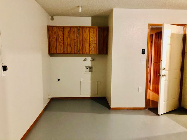 730 N Resler Drive B, El Paso, TX 79912