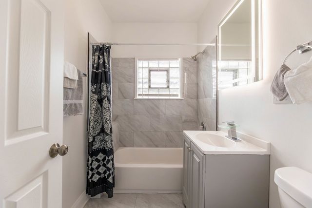 12420 S Emerald Avenue, Chicago, IL 60628