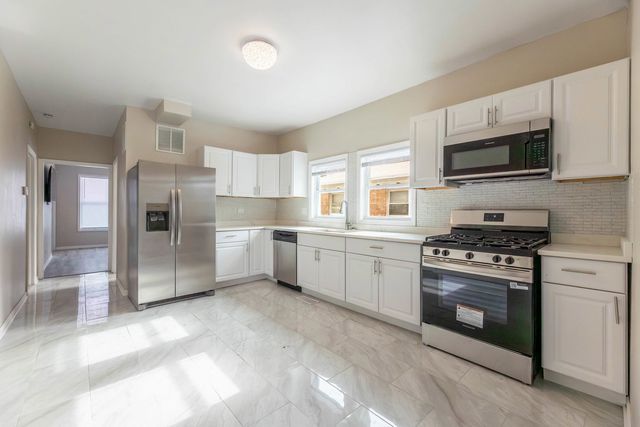 12420 S Emerald Avenue, Chicago, IL 60628