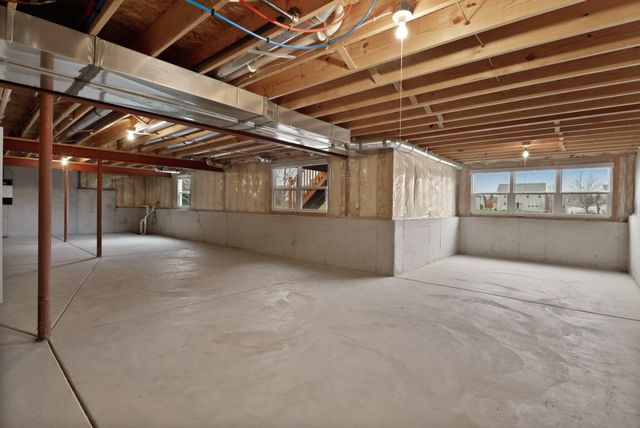 2753 Kildare Courtyard, Valparaiso, IN 46385