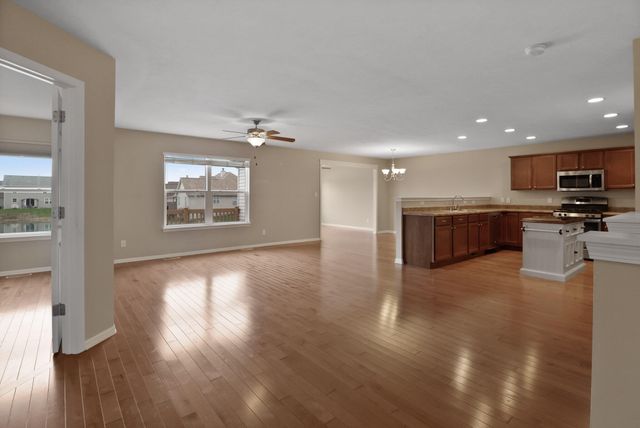 2753 Kildare Courtyard, Valparaiso, IN 46385