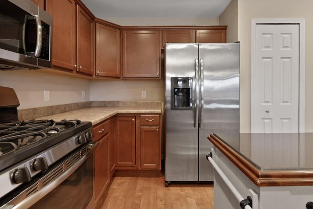 2753 Kildare Courtyard, Valparaiso, IN 46385