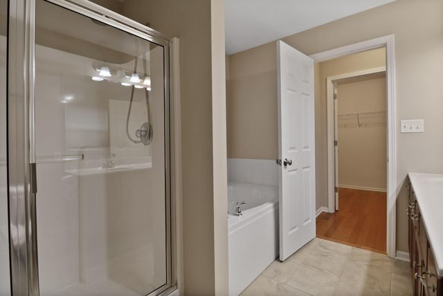 2753 Kildare Courtyard, Valparaiso, IN 46385