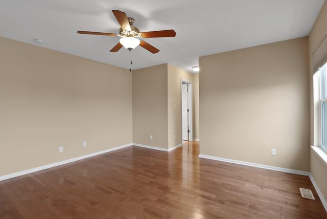 2753 Kildare Courtyard, Valparaiso, IN 46385