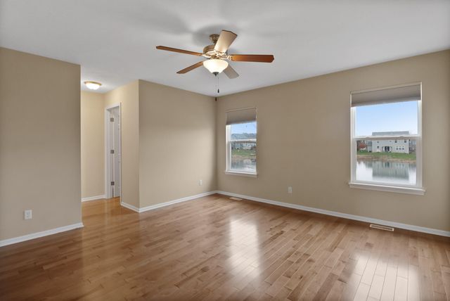 2753 Kildare Courtyard, Valparaiso, IN 46385