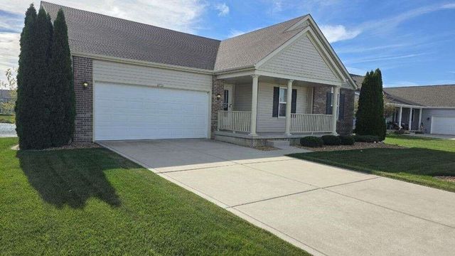 2753 Kildare Courtyard, Valparaiso, IN 46385