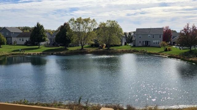 2753 Kildare Courtyard, Valparaiso, IN 46385