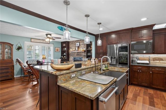 110 Grand View DR, Hampton, VA 23664