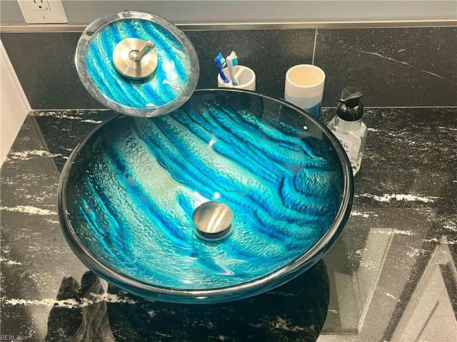 110 Grand View DR, Hampton, VA 23664