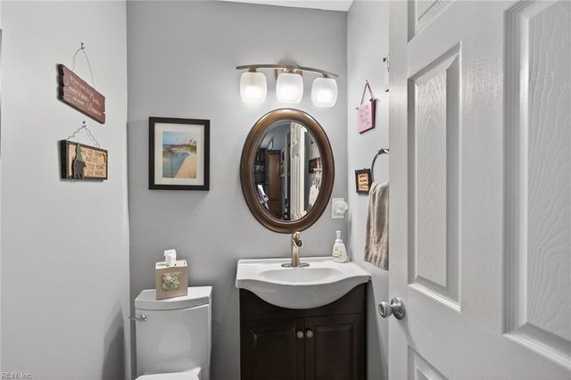 110 Grand View DR, Hampton, VA 23664