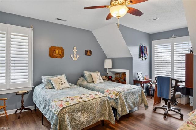 110 Grand View DR, Hampton, VA 23664