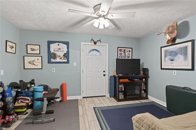 110 Grand View DR, Hampton, VA 23664