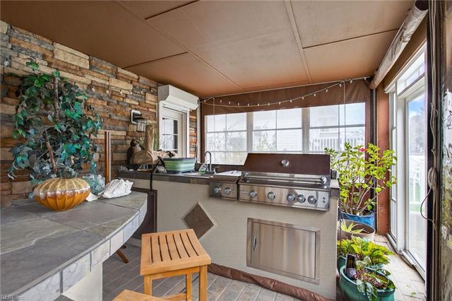 110 Grand View DR, Hampton, VA 23664