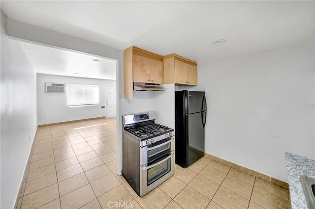 14235 Sylvan, Van Nuys, CA 91401