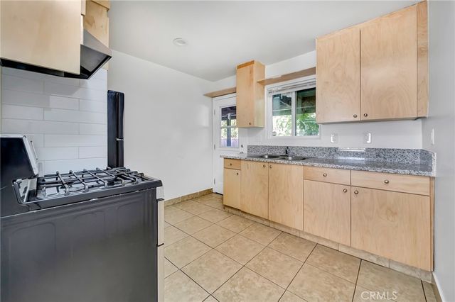 14235 Sylvan, Van Nuys, CA 91401
