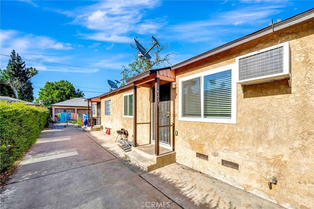 14235 Sylvan, Van Nuys, CA 91401
