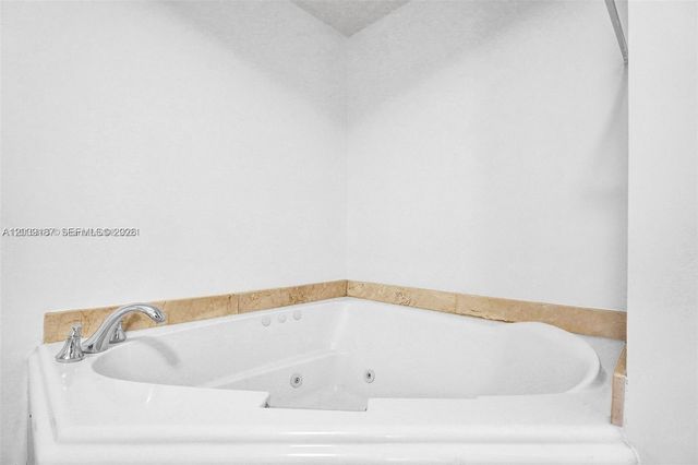 17555 NW Atlantic Boulevard 608, Sunny Isles Beach, FL 33160