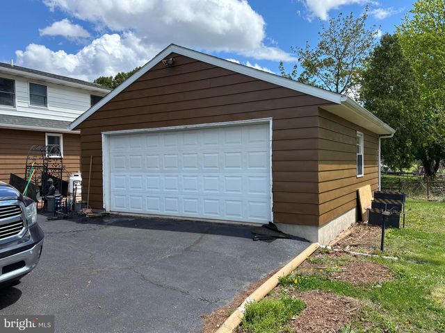 1310 SECOND AVE, Gilbertsville, PA 19525