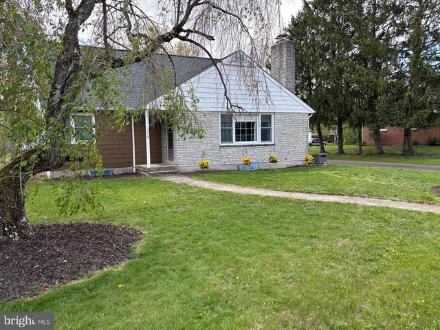 1310 SECOND AVE, Gilbertsville, PA 19525
