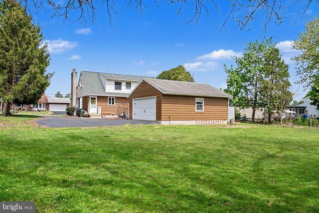 1310 SECOND AVE, Gilbertsville, PA 19525