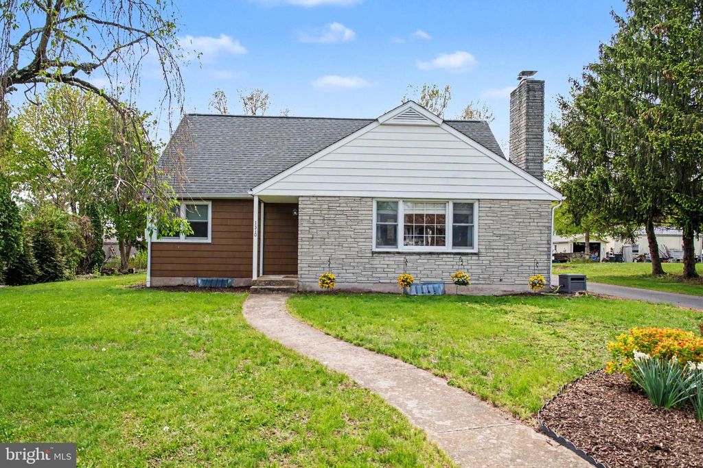 1310 SECOND AVE, Gilbertsville, PA 19525