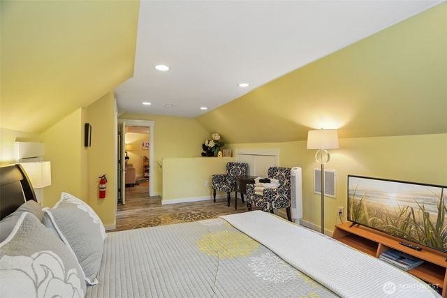 11633 NE 92nd Street, Kirkland, WA 98033