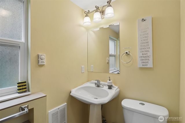11633 NE 92nd Street, Kirkland, WA 98033