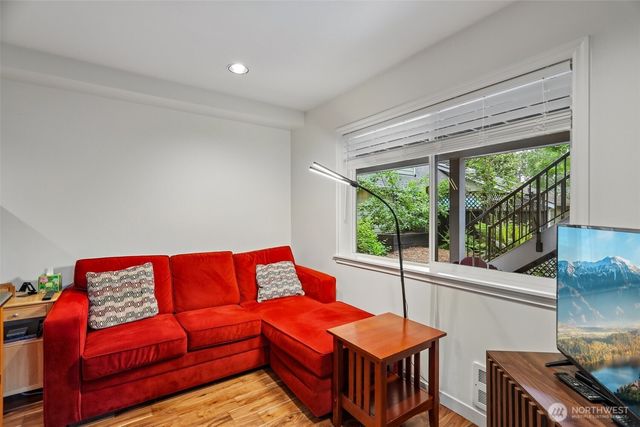 11633 NE 92nd Street, Kirkland, WA 98033