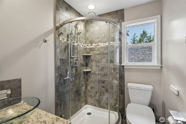 11633 NE 92nd Street, Kirkland, WA 98033