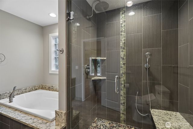 11633 NE 92nd Street, Kirkland, WA 98033