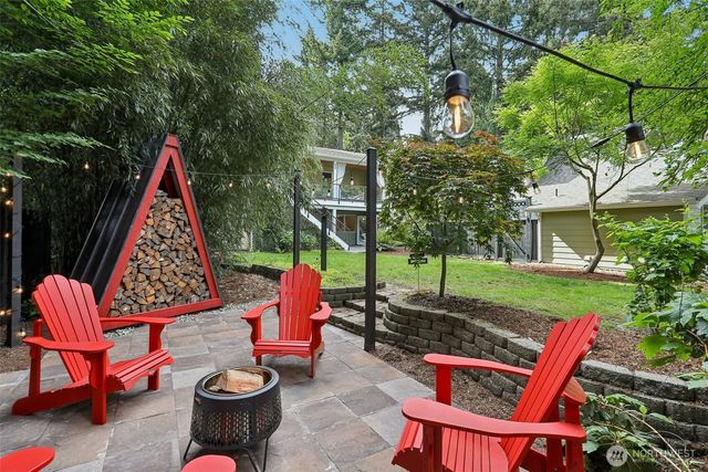 11633 NE 92nd Street, Kirkland, WA 98033