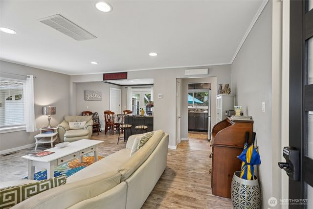 11633 NE 92nd Street, Kirkland, WA 98033