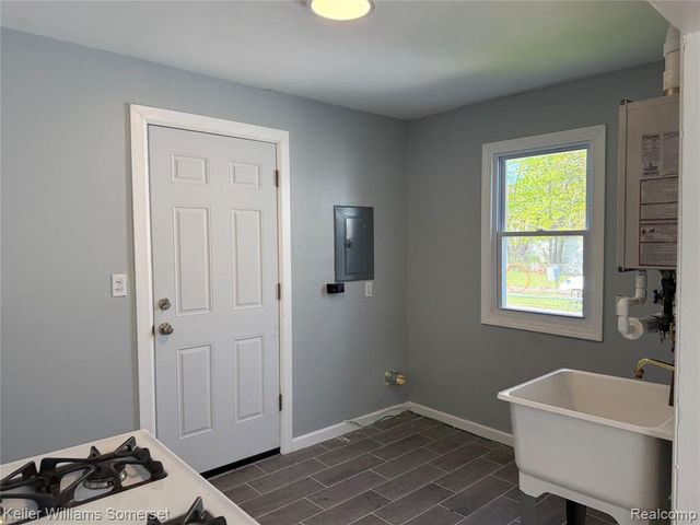 7514 Westminster Avenue, Warren, MI 48091