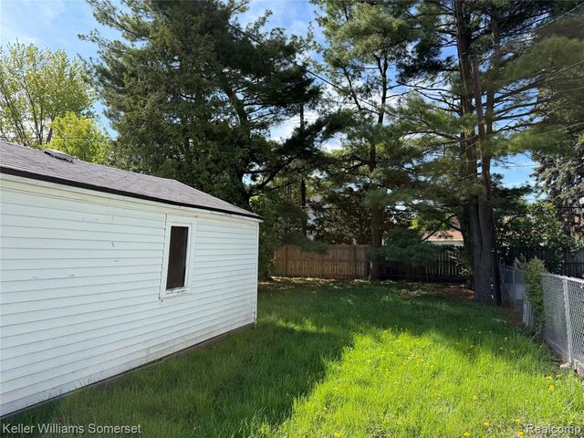 7514 Westminster Avenue, Warren, MI 48091