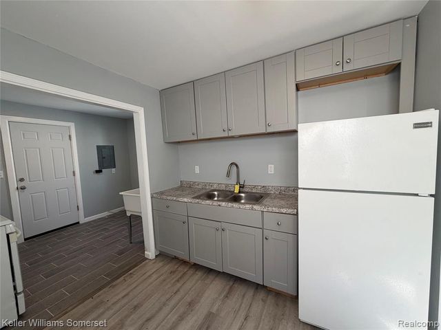 7514 Westminster Avenue, Warren, MI 48091