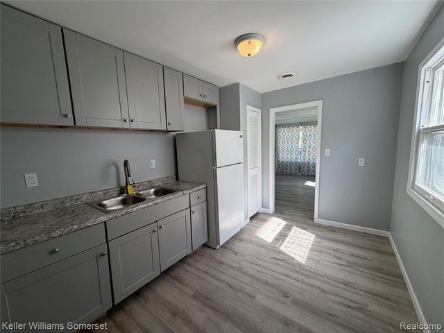 7514 Westminster Avenue, Warren, MI 48091