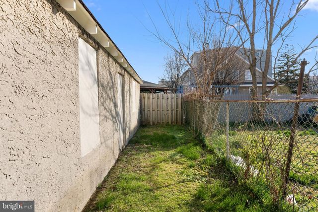 247 BURMONT RD, Drexel Hill, PA 19026