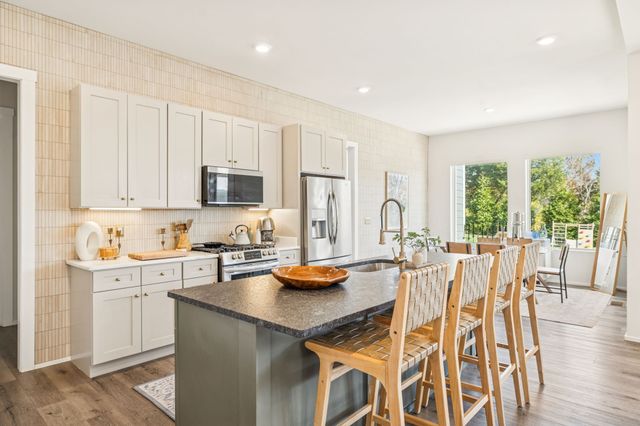 1760 Boxwood Dr, Nashville, TN 37211