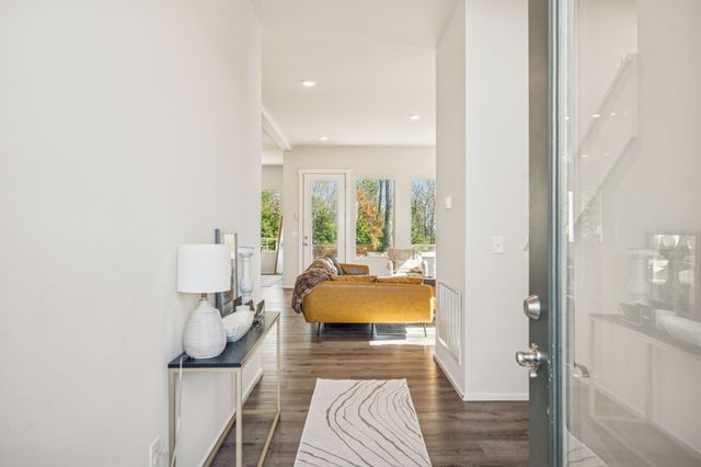 1760 Boxwood Dr, Nashville, TN 37211