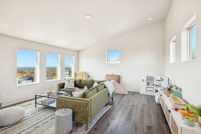 1760 Boxwood Dr, Nashville, TN 37211