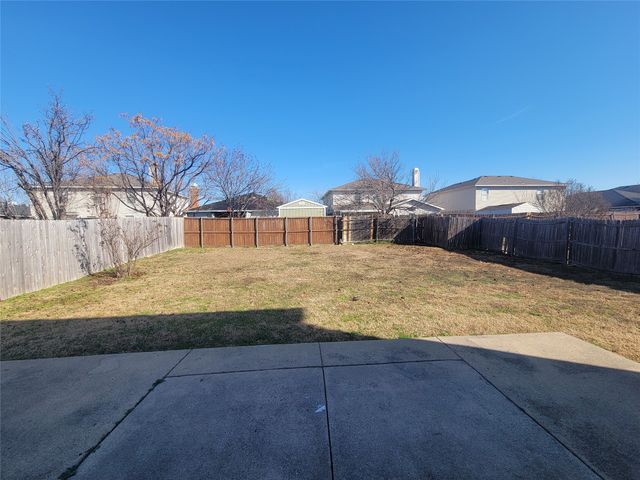 2233 Maple Drive, Little Elm, TX 75068