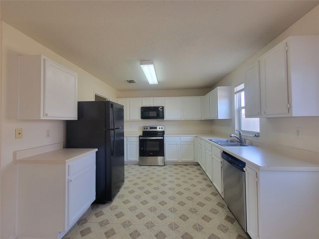 2233 Maple Drive, Little Elm, TX 75068