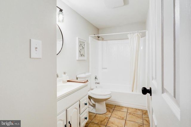 1038 STELLAR DR, Mount Joy, PA 17552