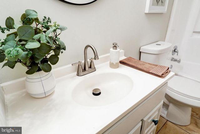 1038 STELLAR DR, Mount Joy, PA 17552