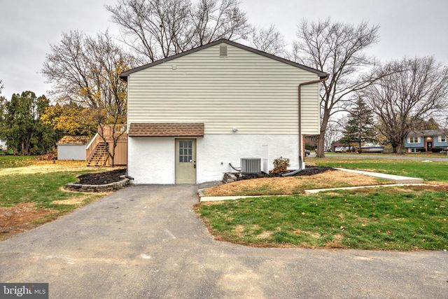 1038 STELLAR DR, Mount Joy, PA 17552