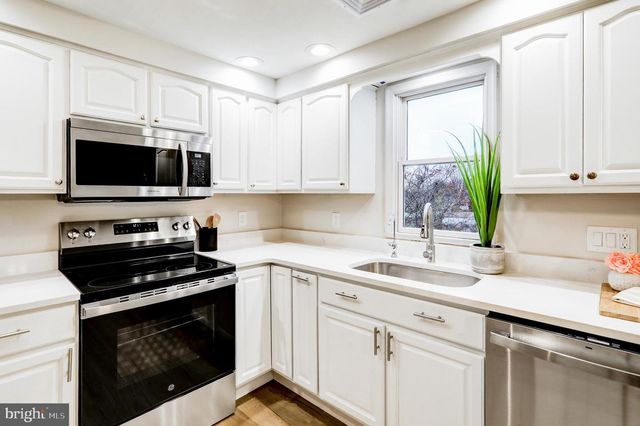 1038 STELLAR DR, Mount Joy, PA 17552