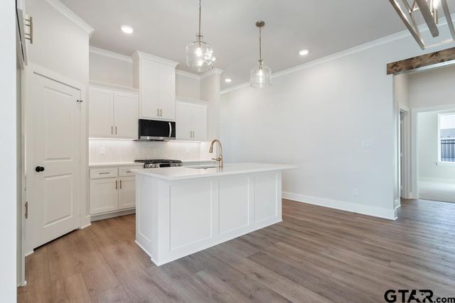 9248 Villas Ct, Tyler, TX 75703